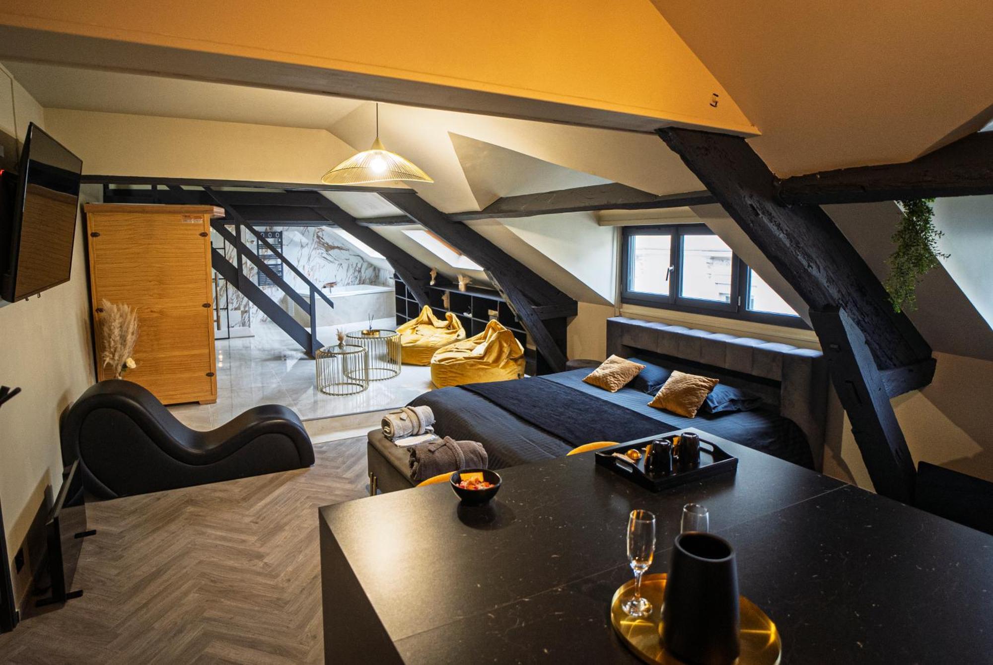 La Marble Room - Suite Balneo & Sauna Angers Dış mekan fotoğraf