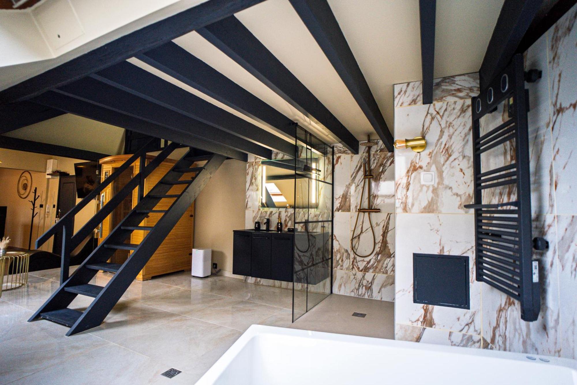 La Marble Room - Suite Balneo & Sauna Angers Dış mekan fotoğraf