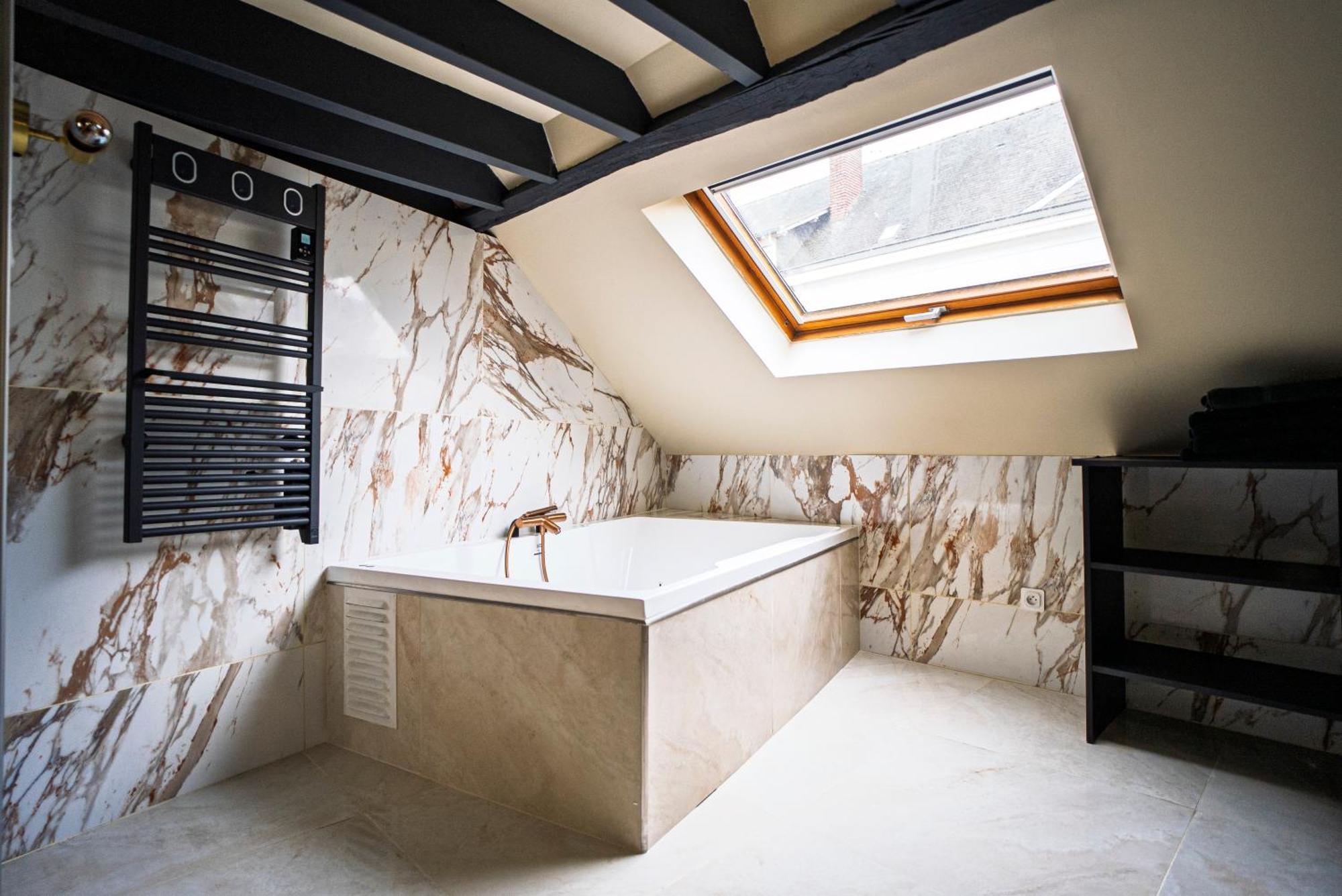 La Marble Room - Suite Balneo & Sauna Angers Dış mekan fotoğraf